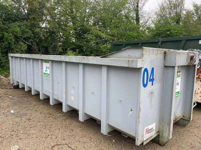 Benne ouverte de 15 m³ pour la collecte des menuiseries